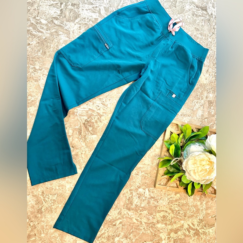 FIGS NWOT Yola™ Skinny Scrub Pants 2.0